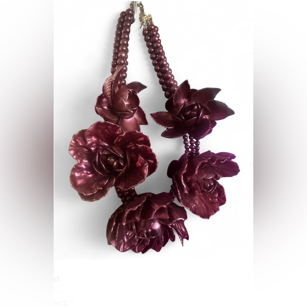 Elegant Floral Burgundy Necklace